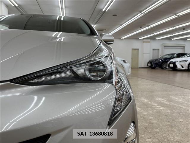 Toyota PRIUS 2017-10 281976-9