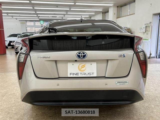 Toyota PRIUS 2017-10 281976-5