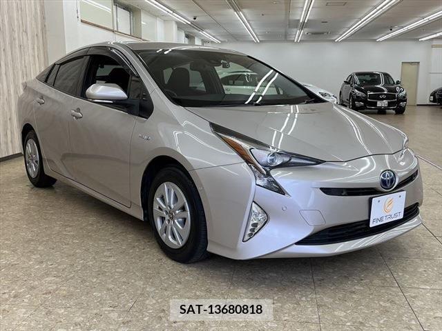 Toyota PRIUS 2017-10 281976-2