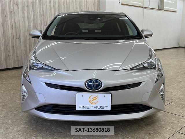 Toyota PRIUS 2017-10 281976-1