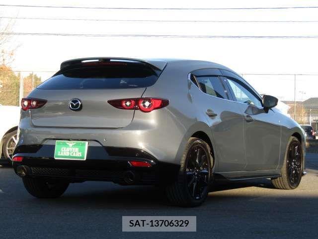 Mazda MAZDA3 2022-01 224072-3