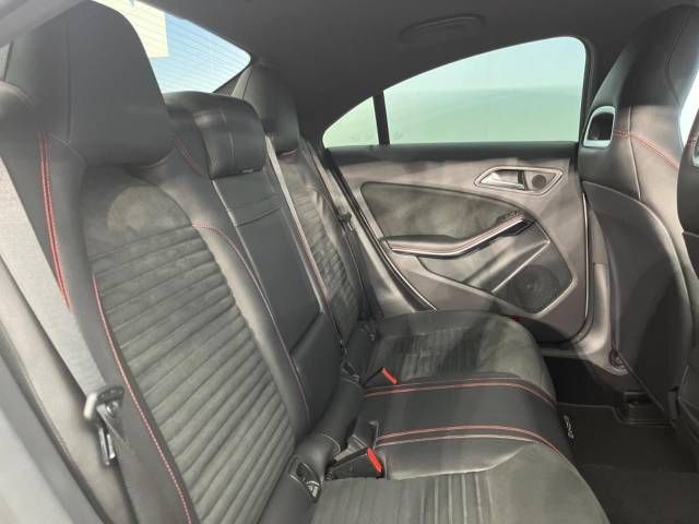 Mercedes Benz CLA-CLASS 2014-10 184986-10