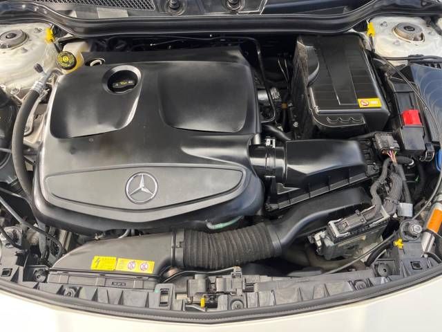 Mercedes Benz CLA-CLASS 2014-10 184986-17