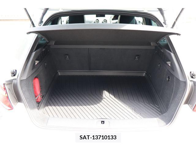 Audi A3 2018-05 242313-16