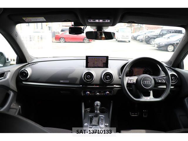 Audi A3 2018-05 242313-8