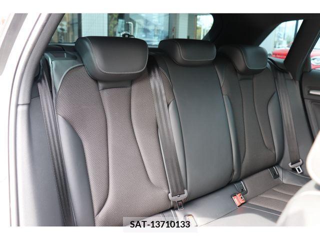 Audi A3 2018-05 242313-10
