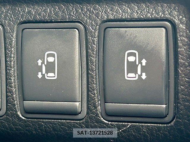 Nissan ELGRAND 2018-09 331926-16