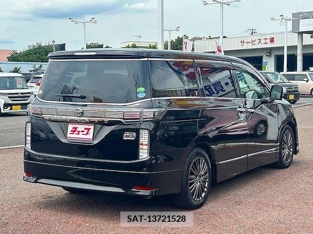 Nissan ELGRAND 2018-09 331926-2