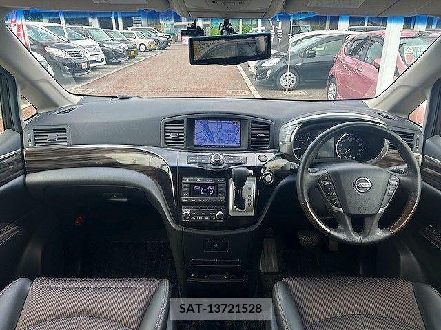 Nissan ELGRAND 2018-09 331926-1