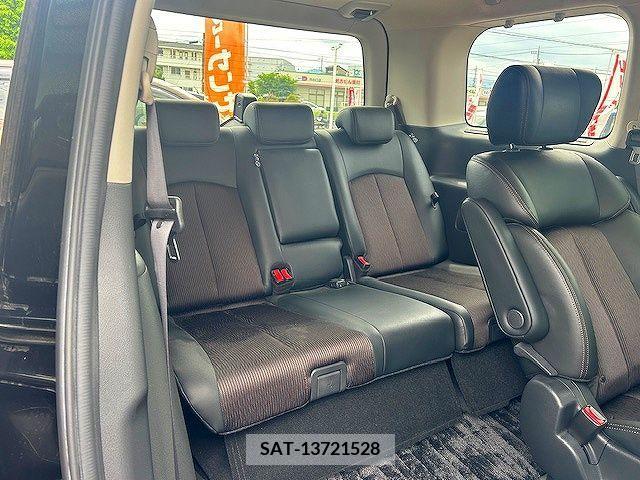 Nissan ELGRAND 2018-09 331926-24