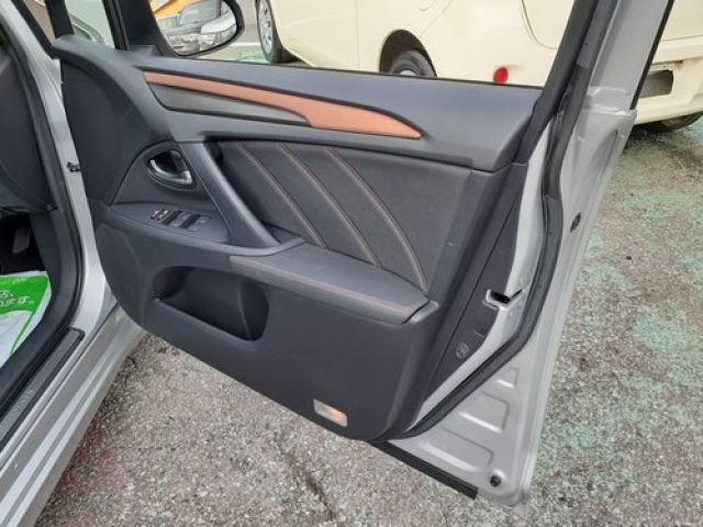 Toyota AVENSIS 2016-07 8760-27