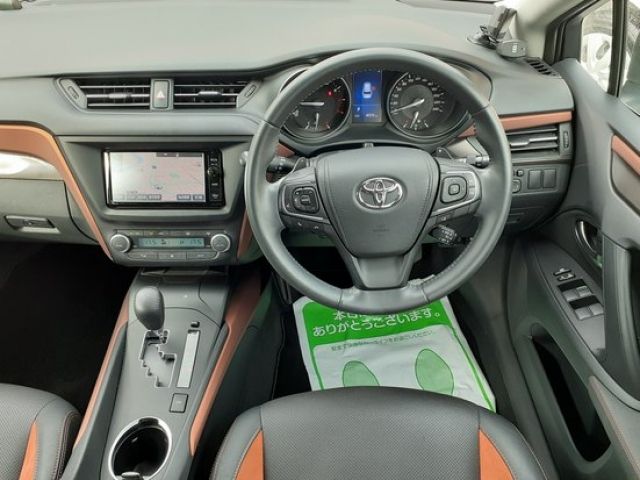 Toyota AVENSIS 2016-07 8760-1