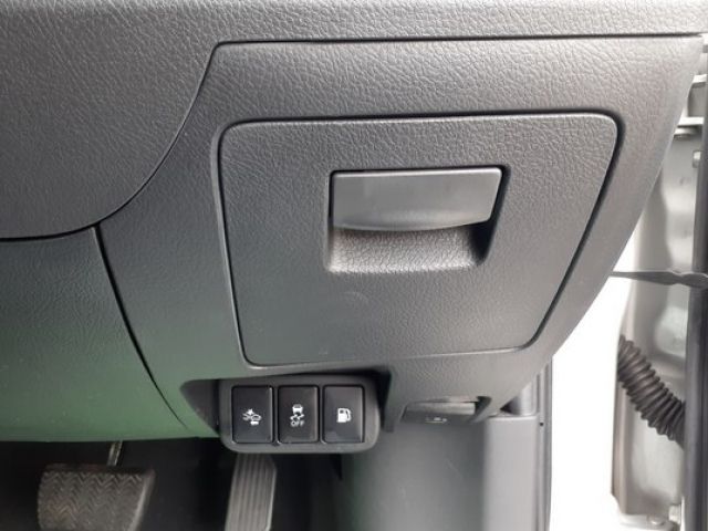 Toyota AVENSIS 2016-07 8760-21