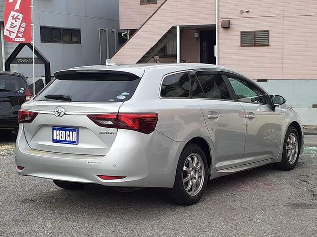 Toyota AVENSIS 2016-07 8760-2