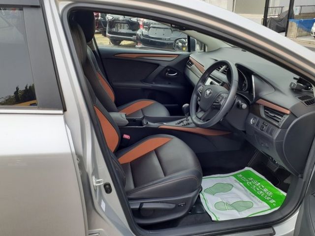 Toyota AVENSIS 2016-07 8760-13