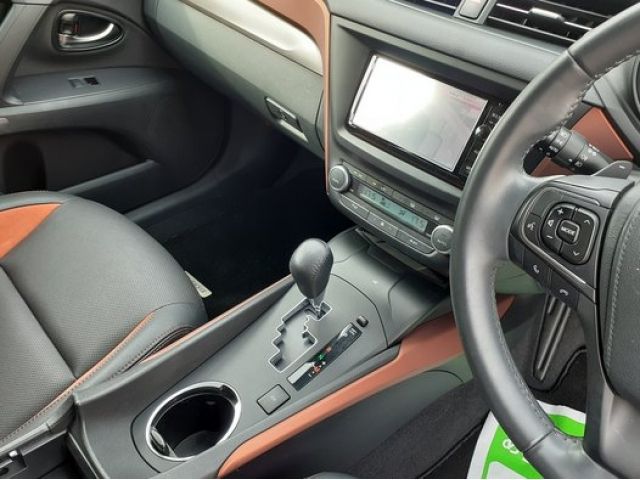 Toyota AVENSIS 2016-07 8760-17