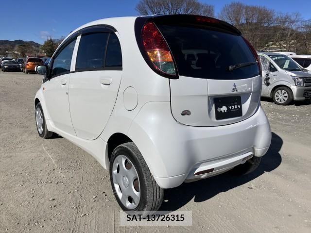 Mitsubishi I 2010-12 221750-2
