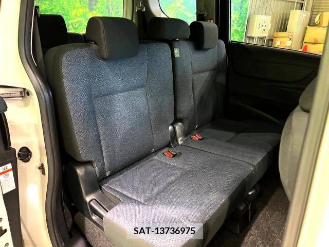 Toyota SIENTA 2016-01 368151-11