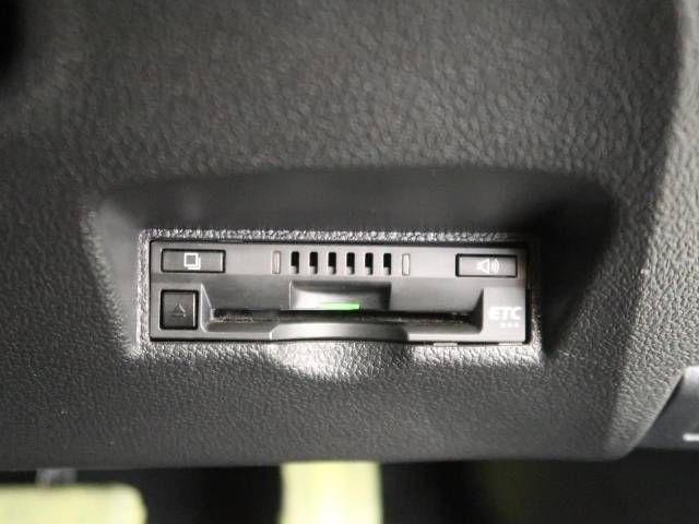 Toyota PRIUS 2019-08 14565-6