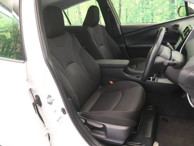 Toyota PRIUS 2019-08 14565-8
