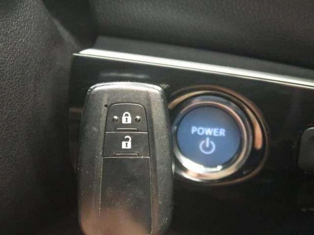 Toyota PRIUS 2019-08 14565-7