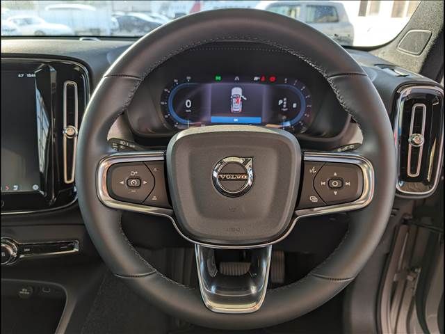 Volvo XC40 2022-09 28136-13