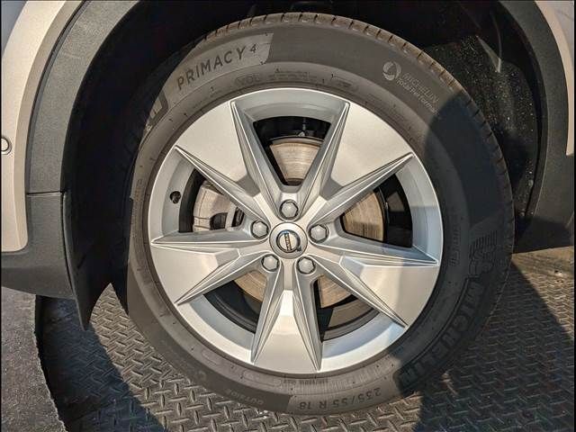 Volvo XC40 2022-09 28136-16