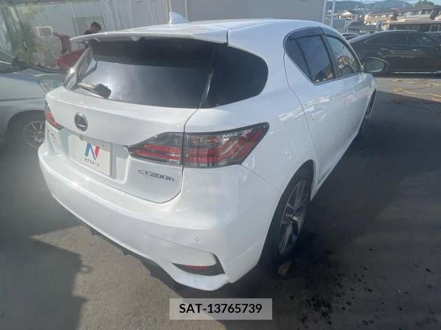 Lexus CT 2015-07 275244-17