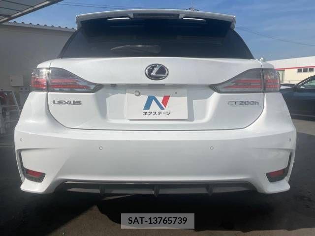 Lexus CT 2015-07 275244-13