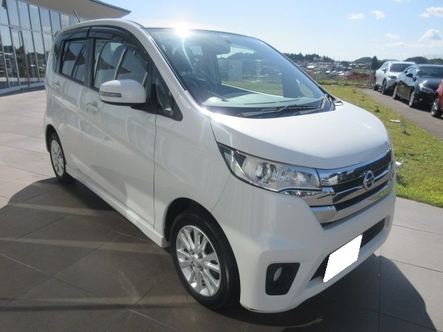 Nissan DAYZ 2014-09 13047-2