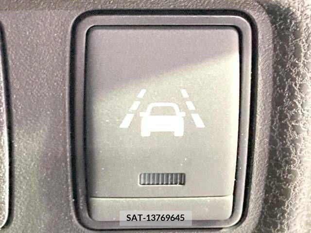 Nissan NOTE 2017-02 254218-6
