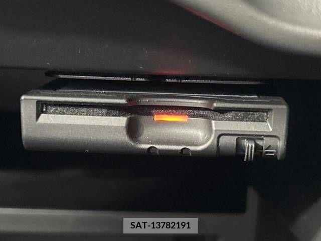 Nissan NOTE 2018-01 377045-5
