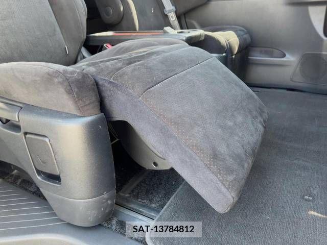 Toyota VELLFIRE 2011-10 256028-7