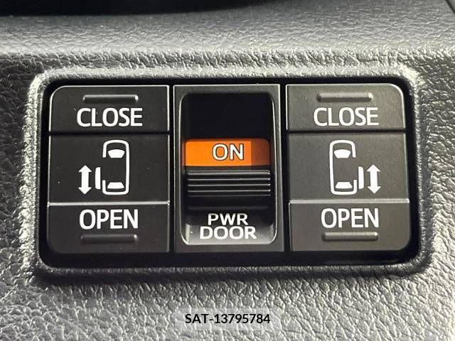 Toyota SIENTA 2020-10 368203-5