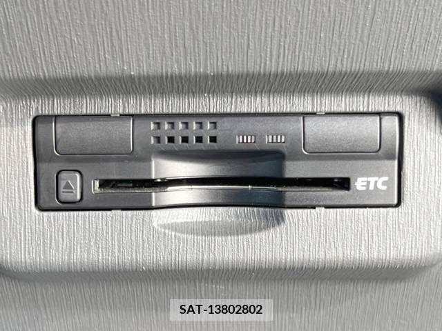 Toyota PRIUS ALPHA 2013-06 393495-3
