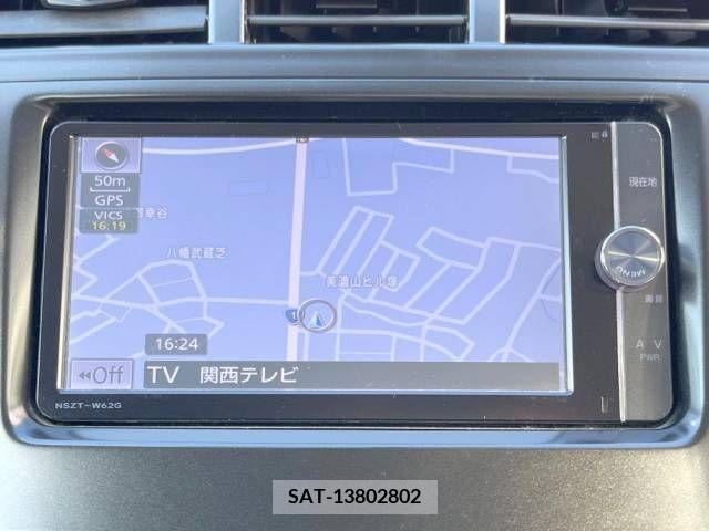 Toyota PRIUS ALPHA 2013-06 393495-2