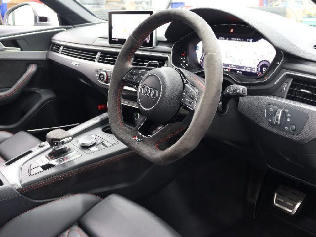 Audi RS4 2019-09 25382-3