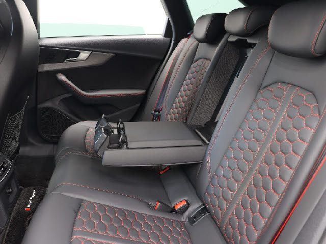 Audi RS4 2019-09 25382-18