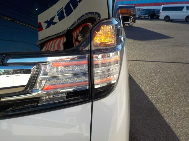 Toyota VELLFIRE 2017-09 184182-15