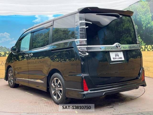 Toyota VOXY 2019-01 226429-15