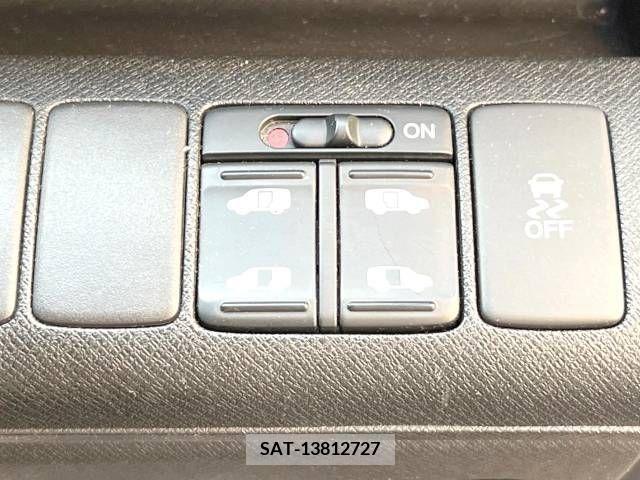 Honda STEP WGN 2009-12 252777-5