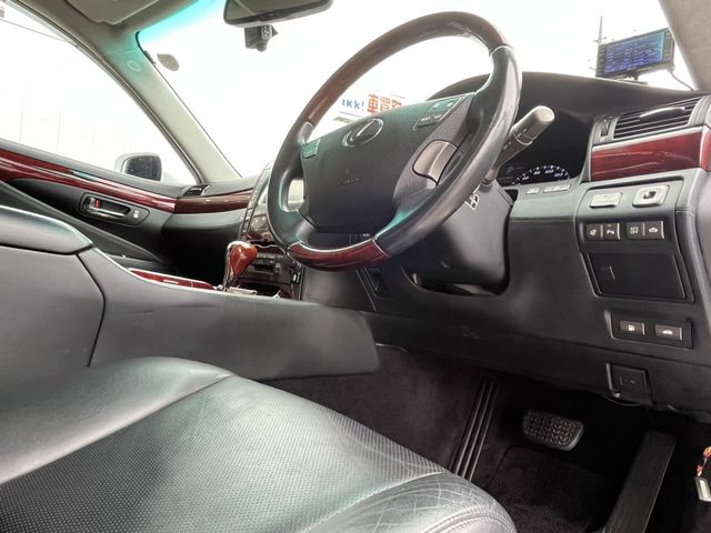 Lexus LS 2007-11 14727-9