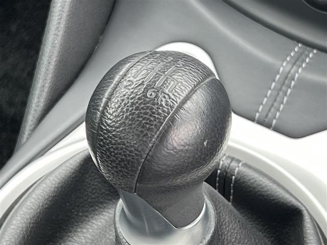 Nissan FAIRLADY Z 2014-03 8302-5
