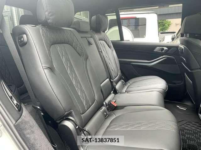 Bmw X7 2023-09 318203-13