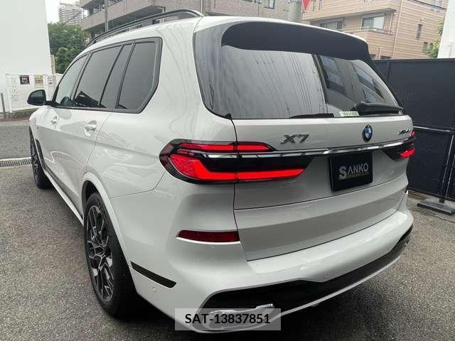 Bmw X7 2023-09 318203-11
