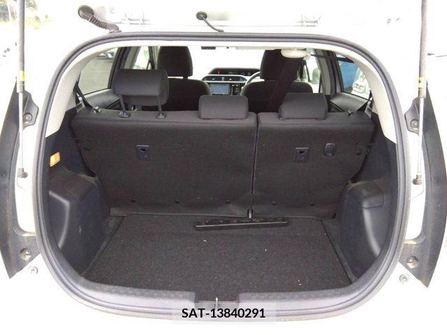 Toyota AQUA 2017-03 217502-2