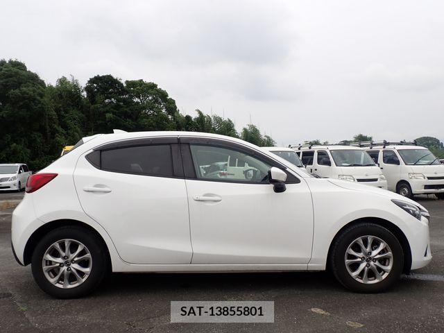 Mazda DEMIO 2019-06 381470-4