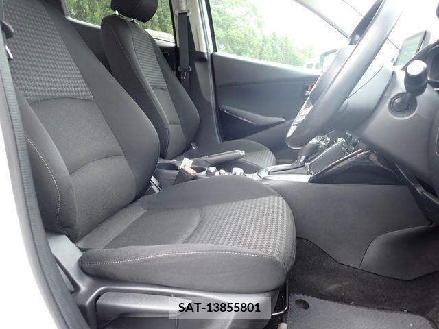 Mazda DEMIO 2019-06 381470-21