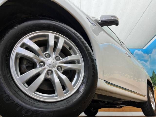 Mitsubishi OUTLANDER PHEV 2019-09 23055-13