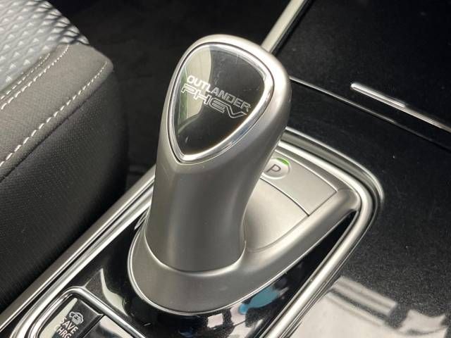 Mitsubishi OUTLANDER PHEV 2019-09 23055-19
